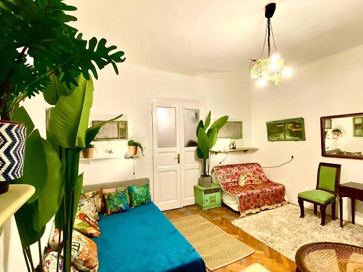 Boutique Design Studio At The City Center Apartment Budapest