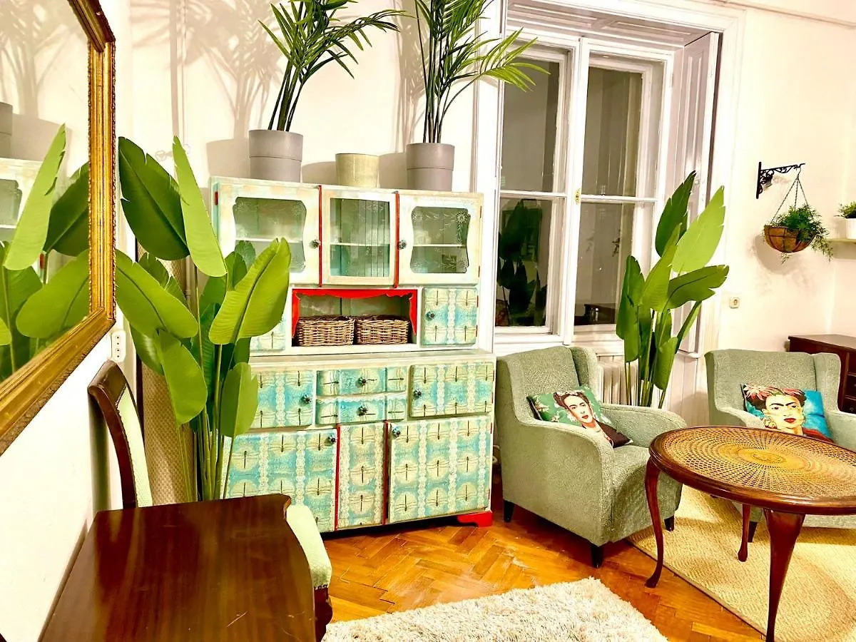 Boutique Design Studio At The City Center Apartment Budapest