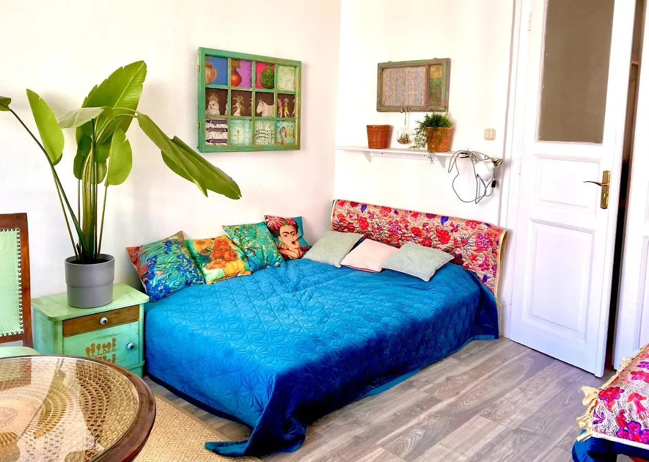 Boutique Design Studio At The City Center Apartment Budapest